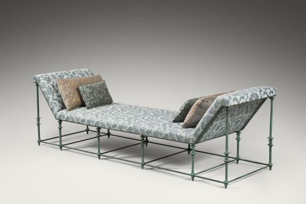 Oxidized double daybed